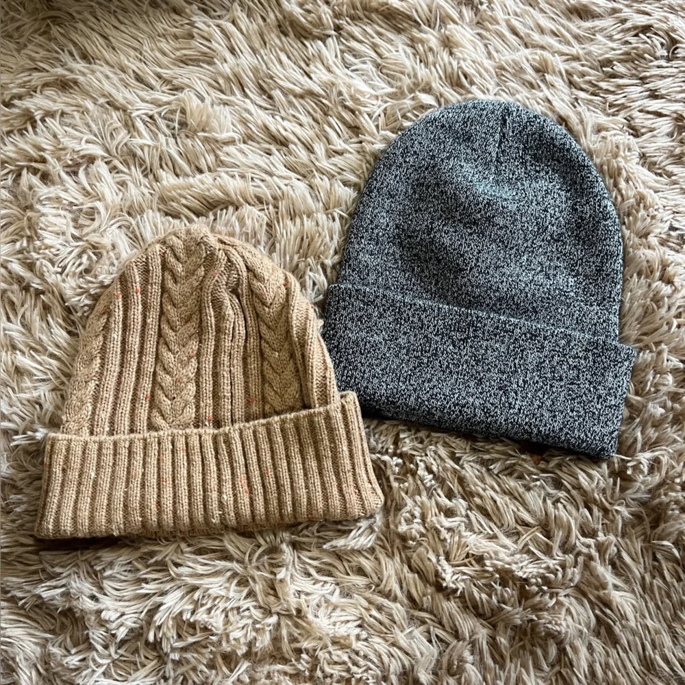 Set of 2 Carhartt Beanies - Picture 2 of 6